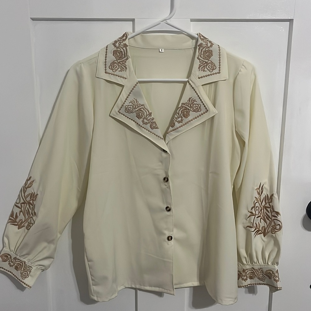 Blouse with good embroidery - Small